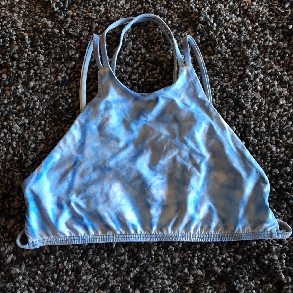 Frankie’s blue tie dye top
